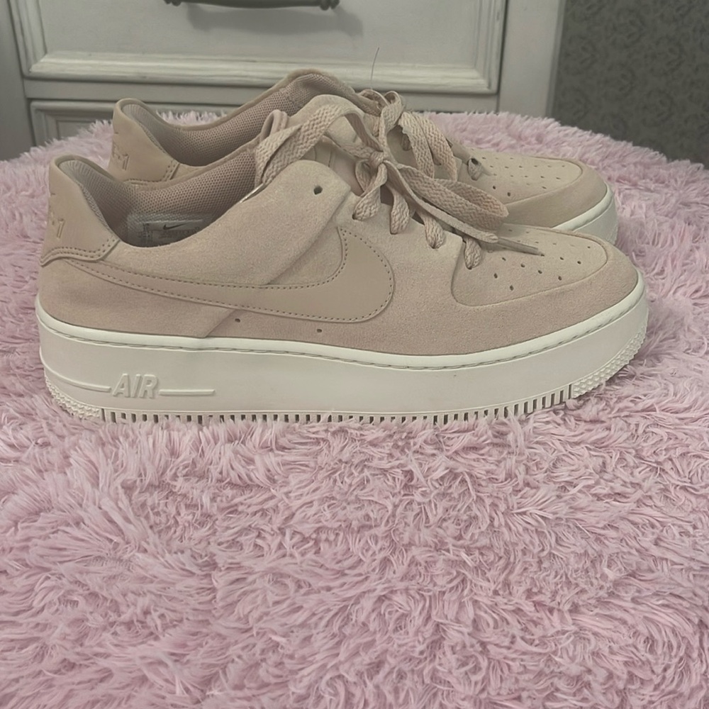 Nike Air Force 1 Sage Low